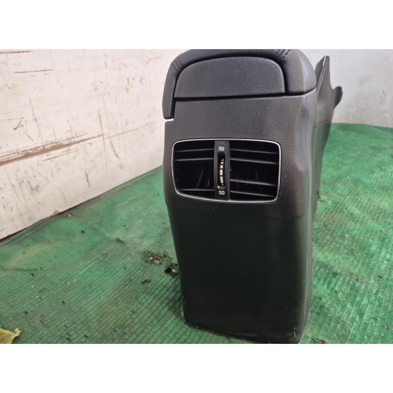 Recambio de consola central trasera para kia cee´d sportswagon (jd) 1.6 crdi 128 referencia OEM IAM   