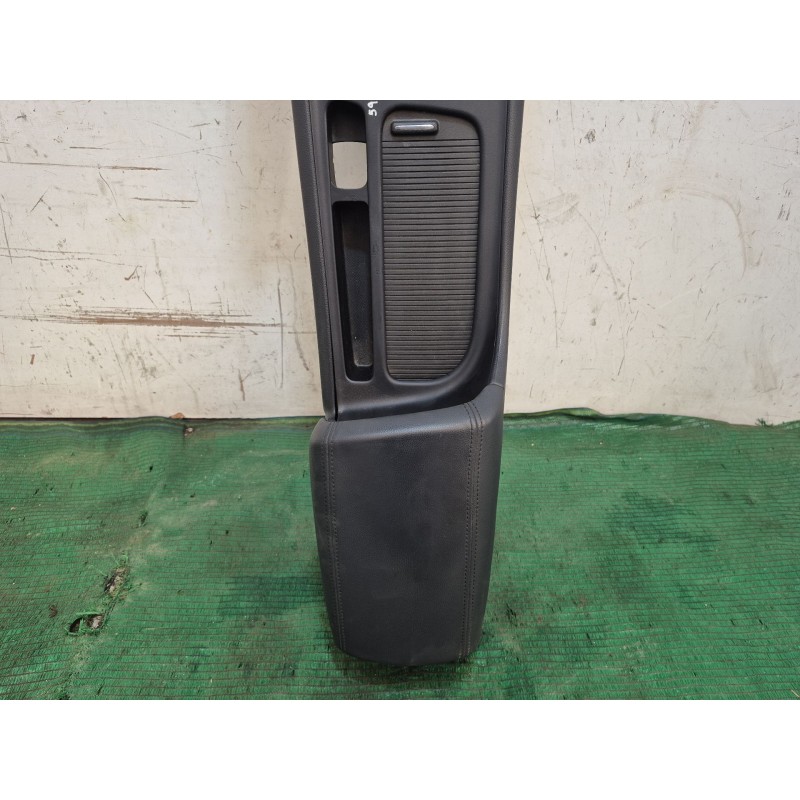 Recambio de consola central trasera para kia cee´d sportswagon (jd) 1.6 crdi 128 referencia OEM IAM   