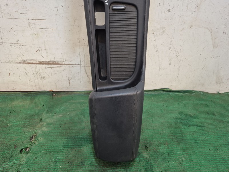 Recambio de consola central trasera para kia cee´d sportswagon (jd) 1.6 crdi 128 referencia OEM IAM   