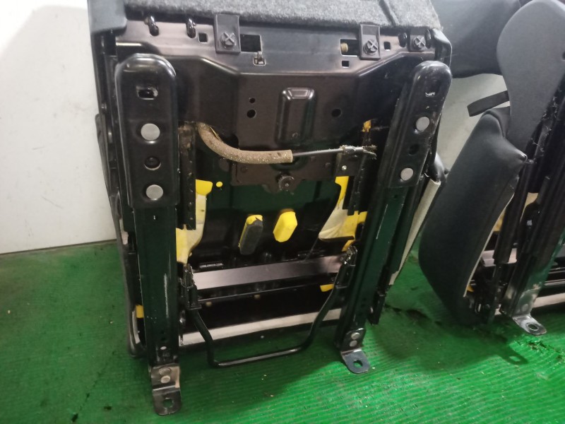 Recambio de asientos traseros para volkswagen tiguan (5n_) 2.0 tdi referencia OEM IAM   