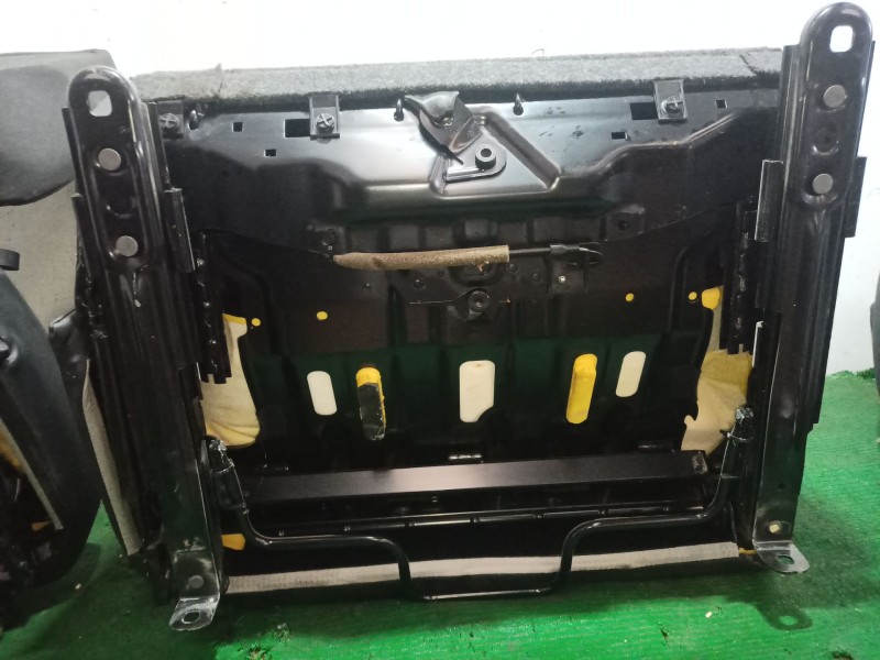 Recambio de asientos traseros para volkswagen tiguan (5n_) 2.0 tdi referencia OEM IAM   