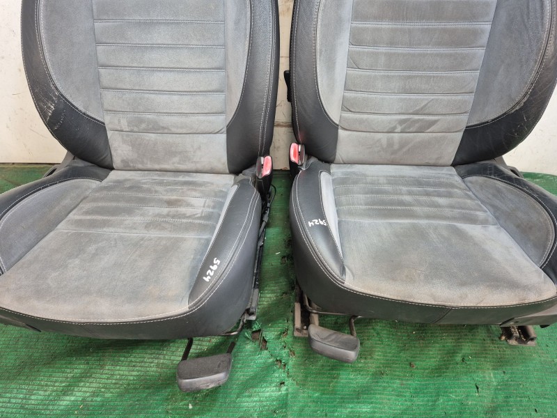 Recambio de juego asientos completo para renault laguna iii (bt0/1) 2.0 dci gt (bt11, bt1e, bt1n) referencia OEM IAM   