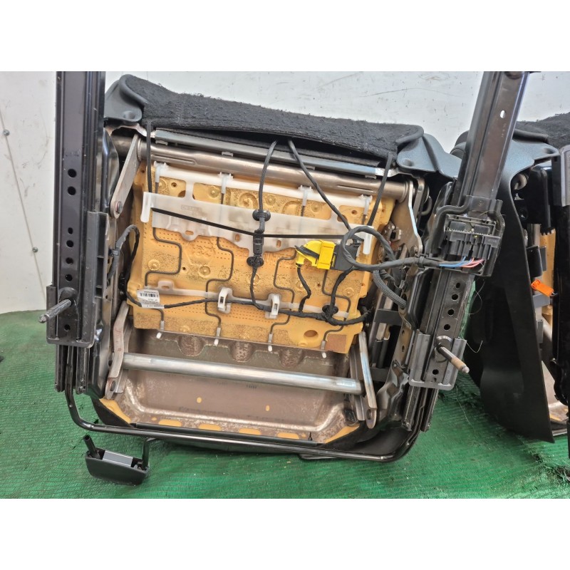 Recambio de juego asientos completo para renault laguna iii (bt0/1) 2.0 dci gt (bt11, bt1e, bt1n) referencia OEM IAM   