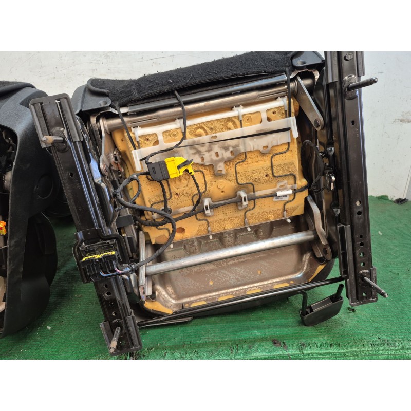 Recambio de juego asientos completo para renault laguna iii (bt0/1) 2.0 dci gt (bt11, bt1e, bt1n) referencia OEM IAM   