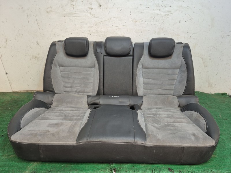 Recambio de juego asientos completo para renault laguna iii (bt0/1) 2.0 dci gt (bt11, bt1e, bt1n) referencia OEM IAM   