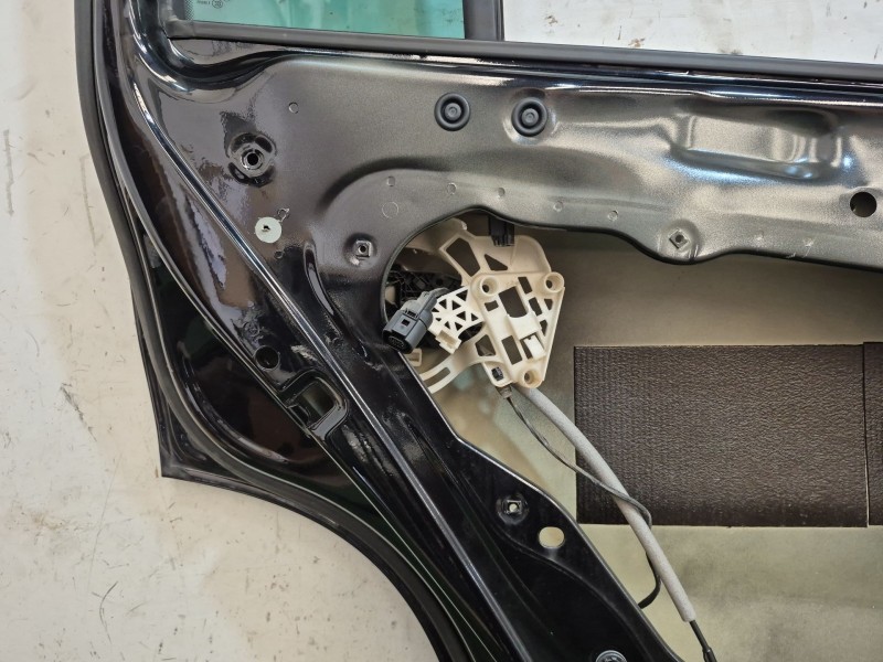 Recambio de puerta delantera izquierda para volkswagen tiguan (5n_) 2.0 tdi referencia OEM IAM   