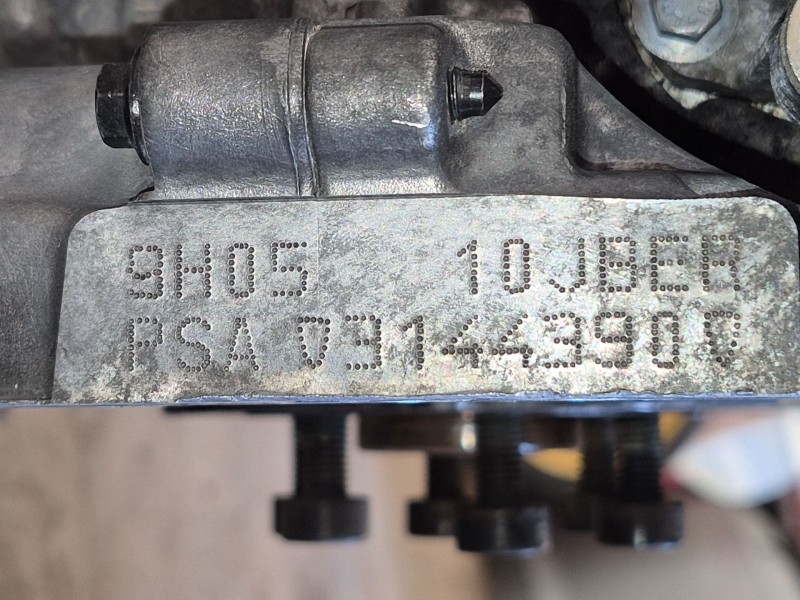 Recambio de motor completo para peugeot 5008 (0u_, 0e_) 1.6 hdi referencia OEM IAM   