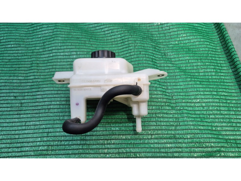 Recambio de deposito servo para toyota yaris (_p13_) 1.5 hybrid (nhp130_) referencia OEM IAM   