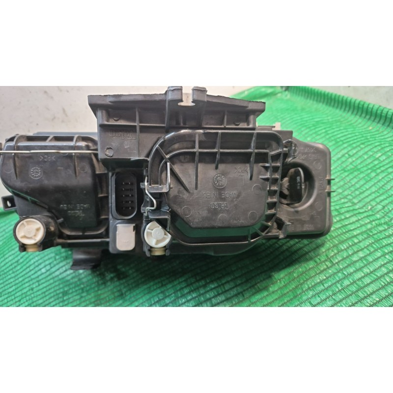 Recambio de faro izquierdo para audi a4 b6 (8e2) 1.9 tdi referencia OEM IAM   
