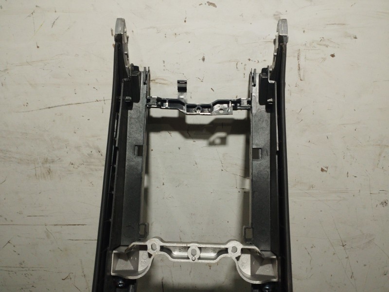 Recambio de consola central trasera para porsche cayenne (9pa) turbo 4.5 referencia OEM IAM   