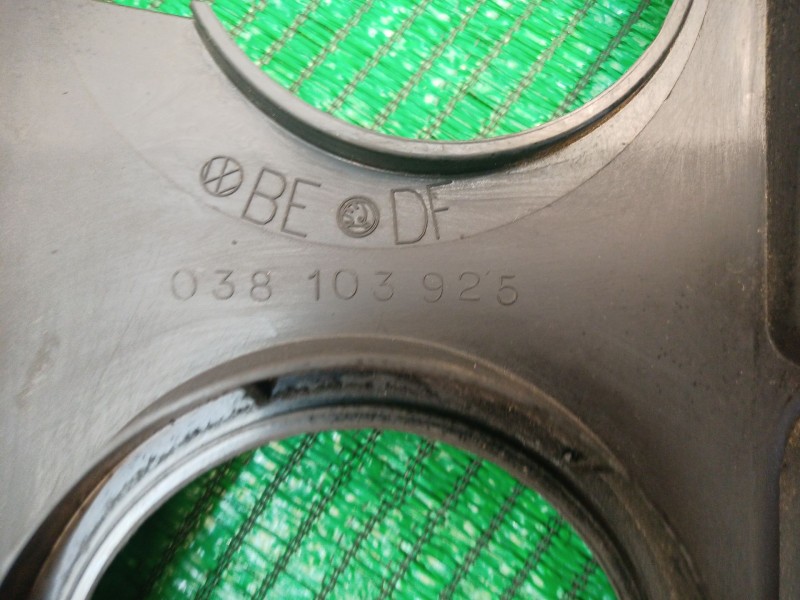 Recambio de tapa motor para audi a4 b6 (8e2) 1.9 tdi referencia OEM IAM 038103925 038103925 038103925