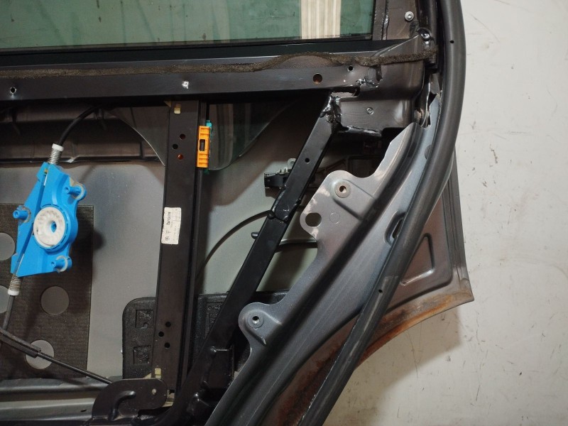 Recambio de puerta trasera derecha para porsche cayenne (9pa) turbo 4.5 referencia OEM IAM   