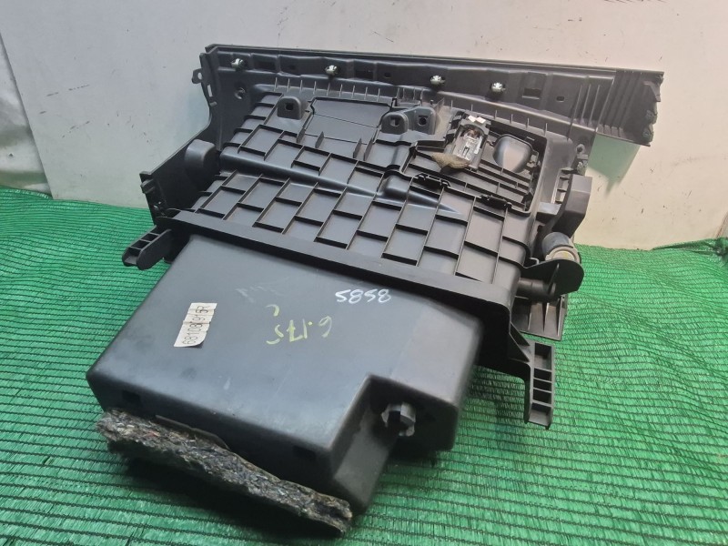 Recambio de guantera para renault fluence (l3_) z.e. referencia OEM IAM   