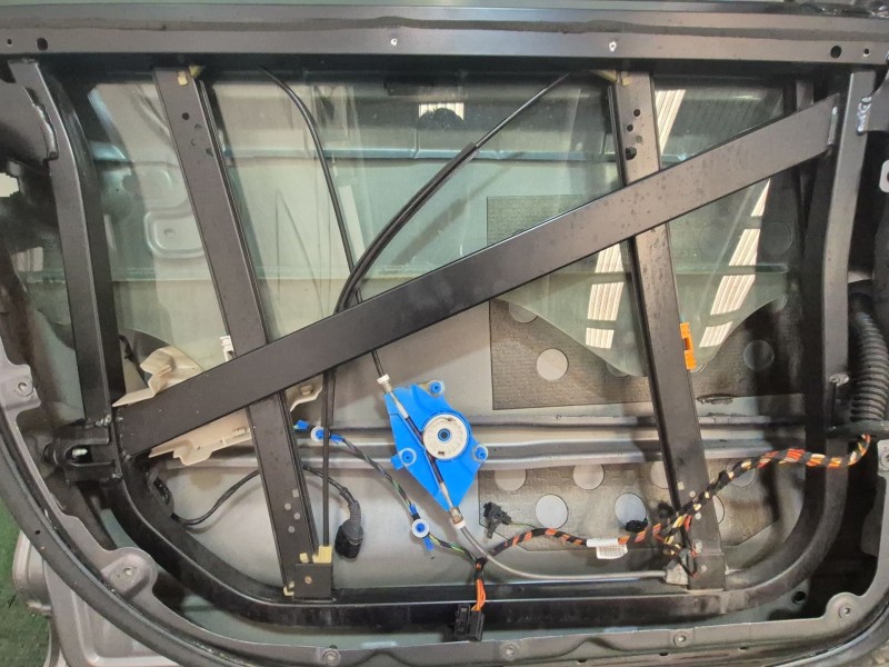 Recambio de puerta delantera izquierda para porsche cayenne (9pa) turbo 4.5 referencia OEM IAM   