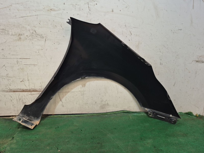 Recambio de aleta delantera izquierda para kia cee´d sportswagon (jd) 1.6 crdi 128 referencia OEM IAM   