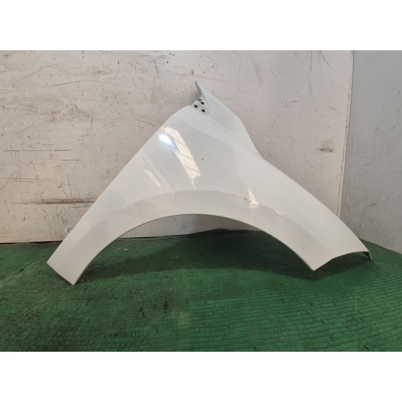 Recambio de aleta delantera derecha para renault megane iii hatchback (bz0/1_, b3_) 1.5 dci referencia OEM IAM   