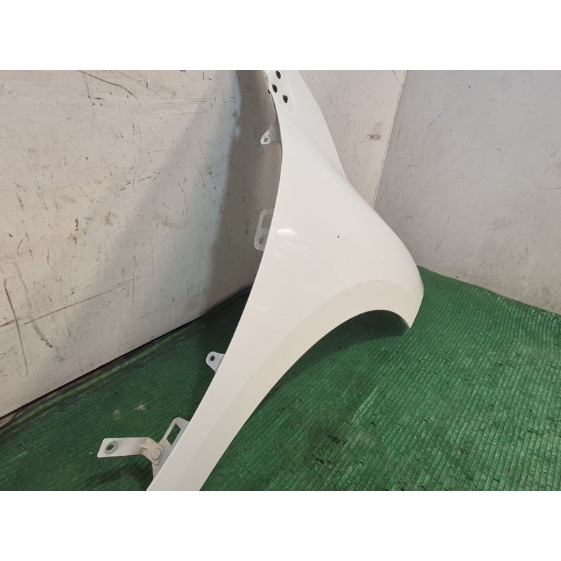 Recambio de aleta delantera derecha para renault megane iii hatchback (bz0/1_, b3_) 1.5 dci referencia OEM IAM   