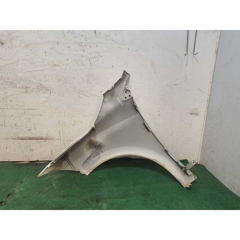 Recambio de aleta delantera derecha para renault megane iii hatchback (bz0/1_, b3_) 1.5 dci referencia OEM IAM   