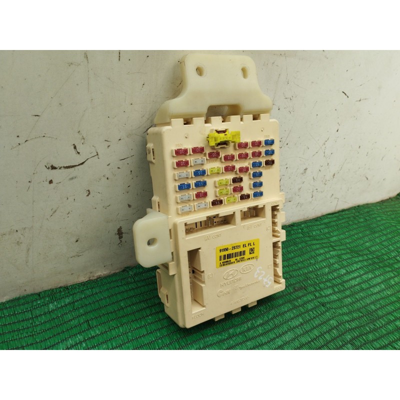 Recambio de caja reles / fusibles para hyundai ix35 (lm, el, elh) 1.6 referencia OEM IAM   