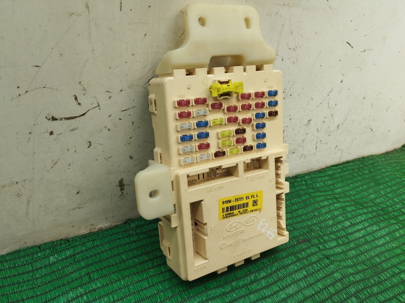 Recambio de caja reles / fusibles para hyundai ix35 (lm, el, elh) 1.6 referencia OEM IAM   