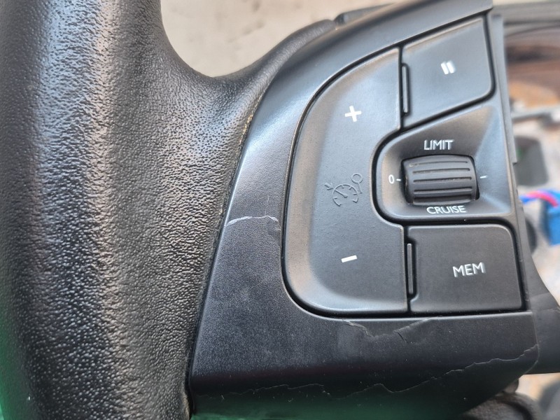 Recambio de volante para citroën c4 cactus 1.2 thp 110 referencia OEM IAM   