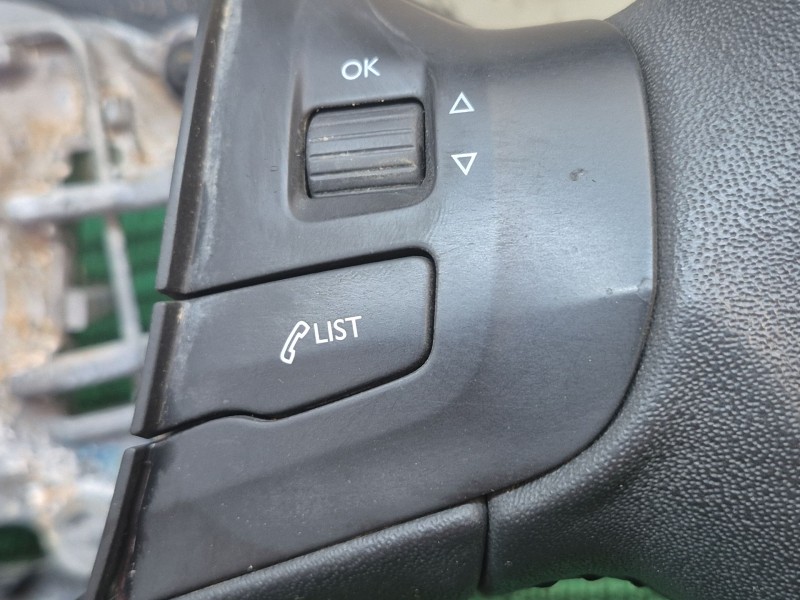 Recambio de volante para peugeot 208 i (ca_, cc_) 1.2 vti 82 referencia OEM IAM   