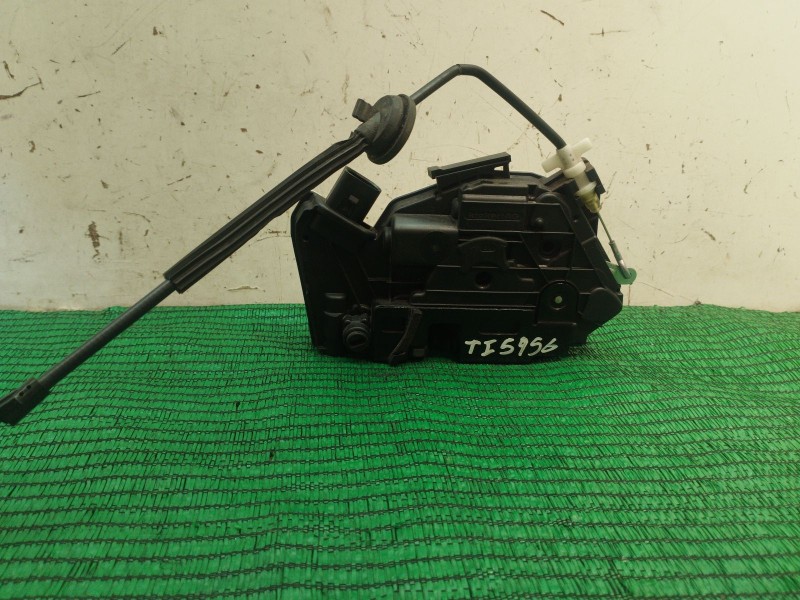 Recambio de cerradura puerta trasera izquierda para volkswagen tiguan (5n_) 2.0 tdi referencia OEM IAM   