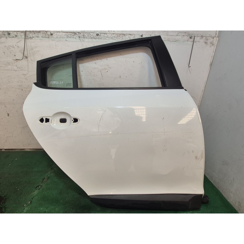Recambio de puerta trasera derecha para renault megane iii hatchback (bz0/1_, b3_) 1.5 dci referencia OEM IAM   