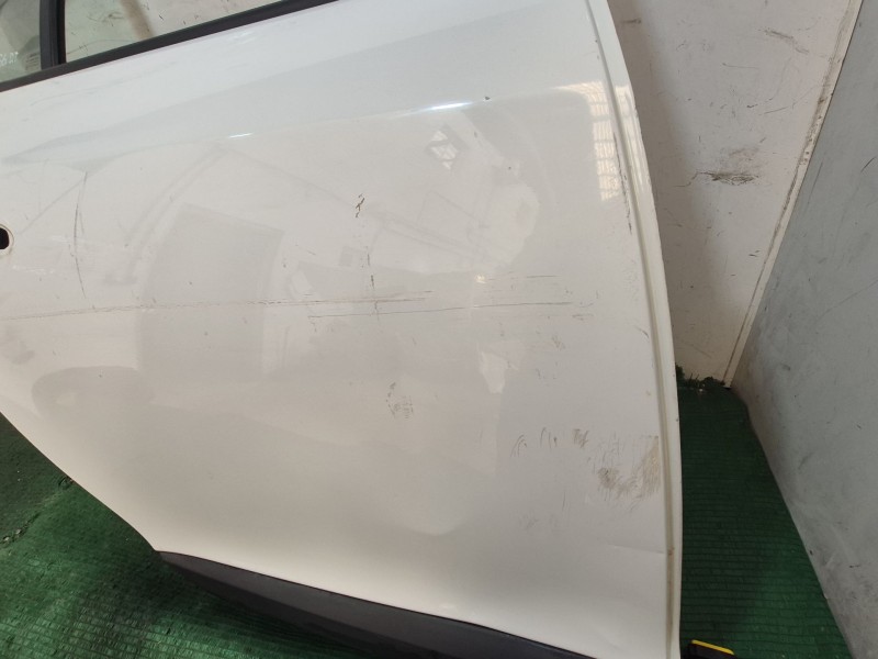 Recambio de puerta trasera derecha para renault megane iii hatchback (bz0/1_, b3_) 1.5 dci referencia OEM IAM   