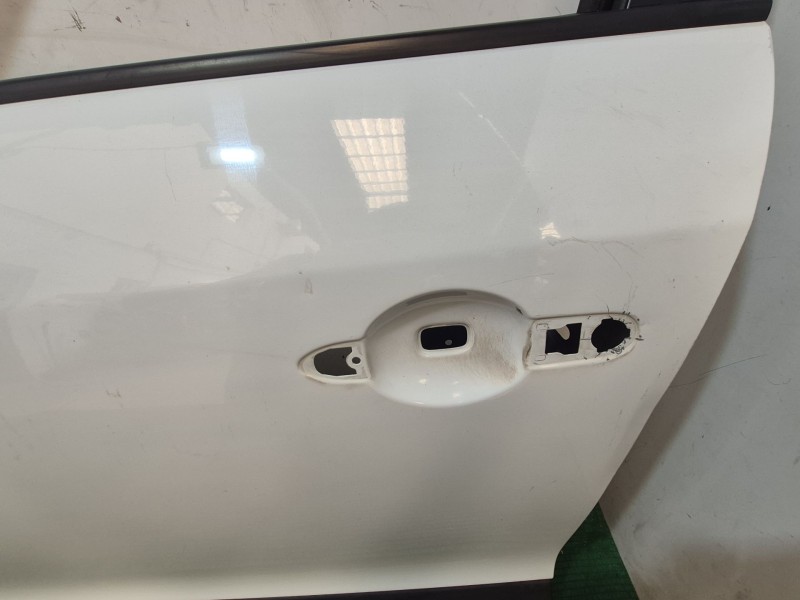 Recambio de puerta delantera izquierda para renault megane iii hatchback (bz0/1_, b3_) 1.5 dci referencia OEM IAM   