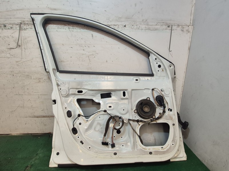 Recambio de puerta delantera izquierda para renault megane iii hatchback (bz0/1_, b3_) 1.5 dci referencia OEM IAM   