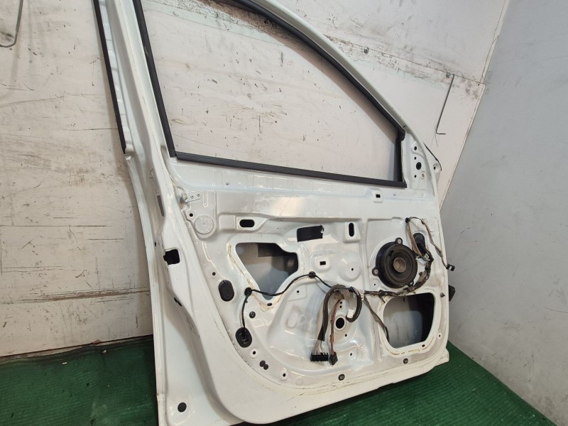 Recambio de puerta delantera izquierda para renault megane iii hatchback (bz0/1_, b3_) 1.5 dci referencia OEM IAM   