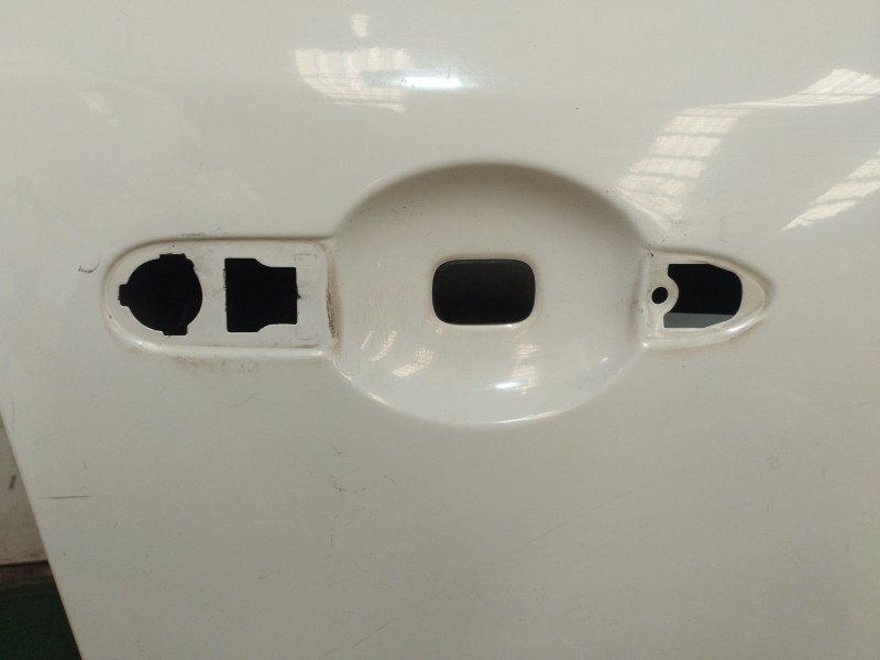 Recambio de puerta delantera derecha para renault megane iii hatchback (bz0/1_, b3_) 1.5 dci referencia OEM IAM   