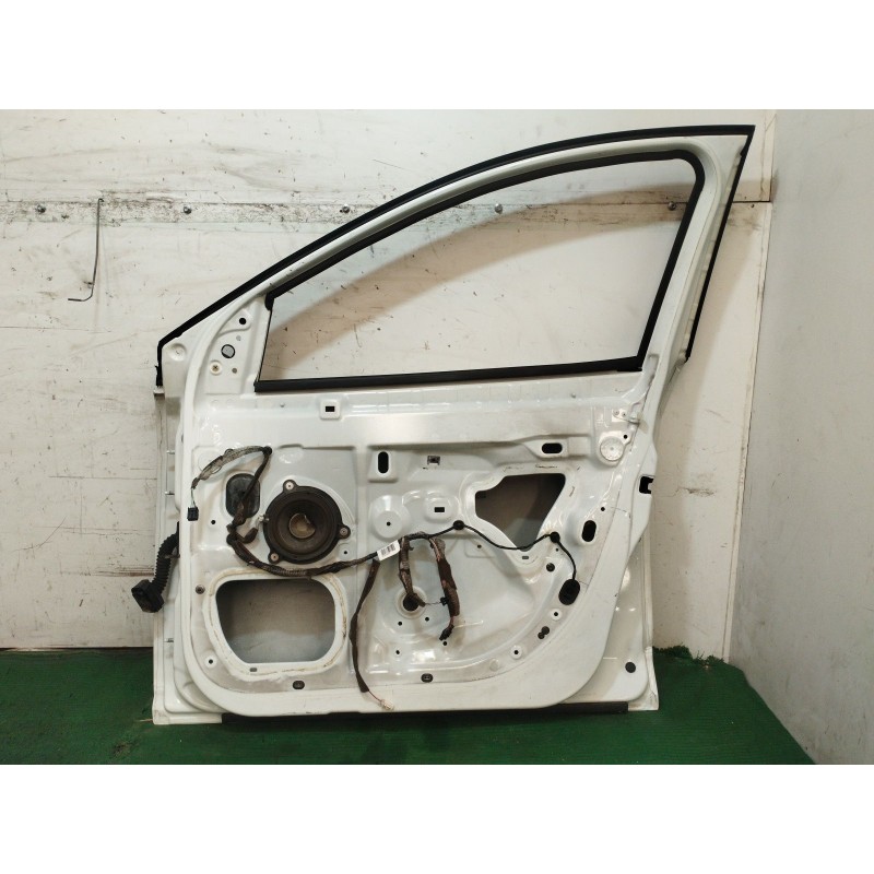 Recambio de puerta delantera derecha para renault megane iii hatchback (bz0/1_, b3_) 1.5 dci referencia OEM IAM   