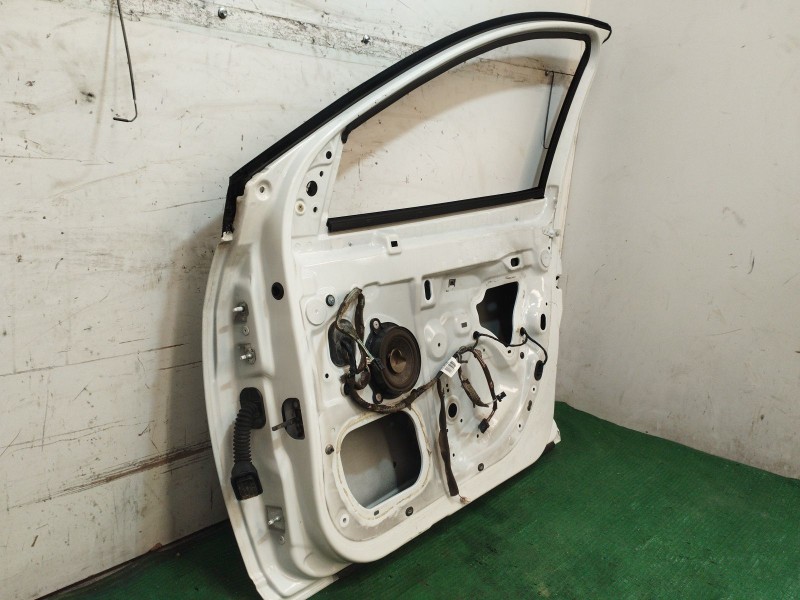 Recambio de puerta delantera derecha para renault megane iii hatchback (bz0/1_, b3_) 1.5 dci referencia OEM IAM   