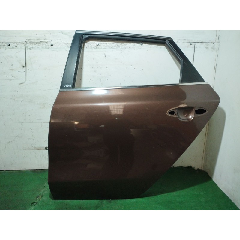 Recambio de puerta trasera izquierda para kia cee´d sportswagon (jd) 1.6 crdi 128 referencia OEM IAM   