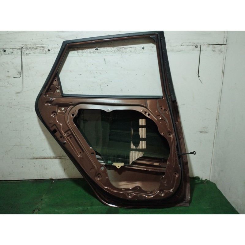 Recambio de puerta trasera izquierda para kia cee´d sportswagon (jd) 1.6 crdi 128 referencia OEM IAM   