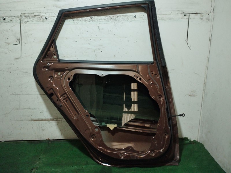 Recambio de puerta trasera izquierda para kia cee´d sportswagon (jd) 1.6 crdi 128 referencia OEM IAM   