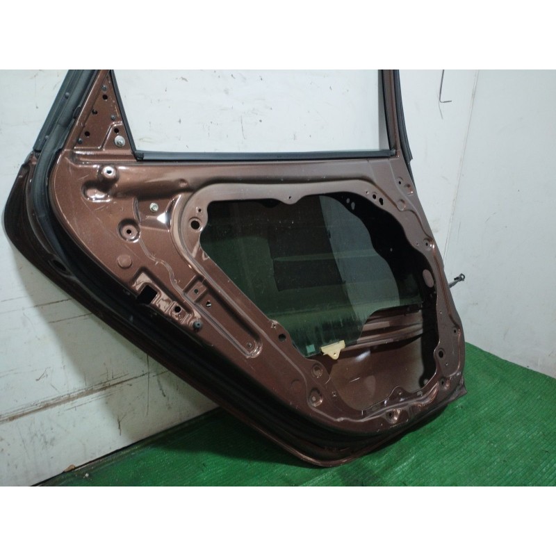 Recambio de puerta trasera izquierda para kia cee´d sportswagon (jd) 1.6 crdi 128 referencia OEM IAM   