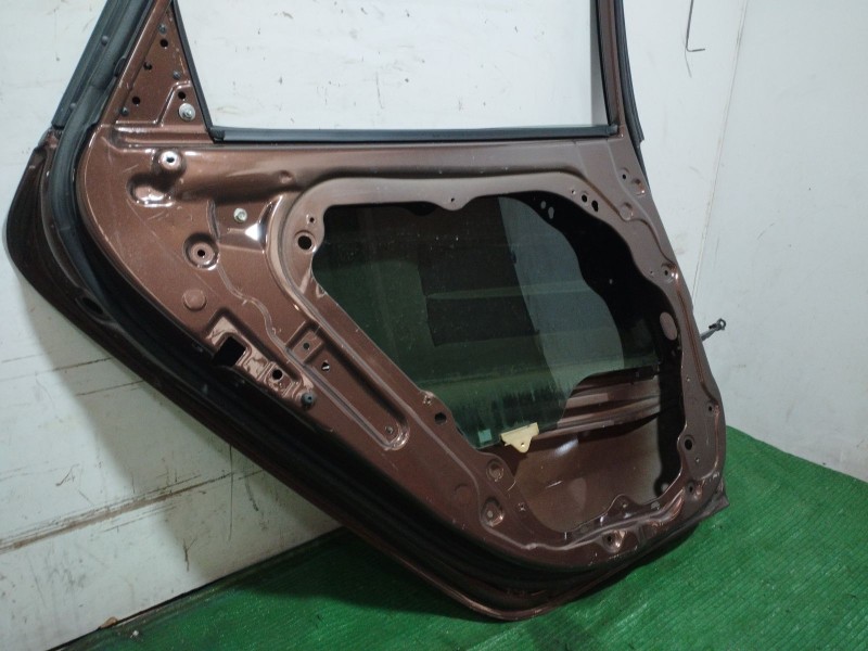 Recambio de puerta trasera izquierda para kia cee´d sportswagon (jd) 1.6 crdi 128 referencia OEM IAM   