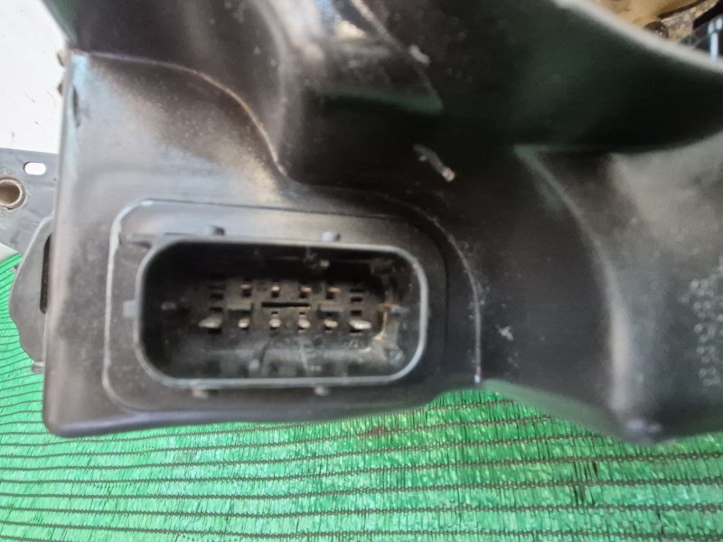 Recambio de faro derecho para iveco daily iv furgoneta 65c15 referencia OEM IAM   