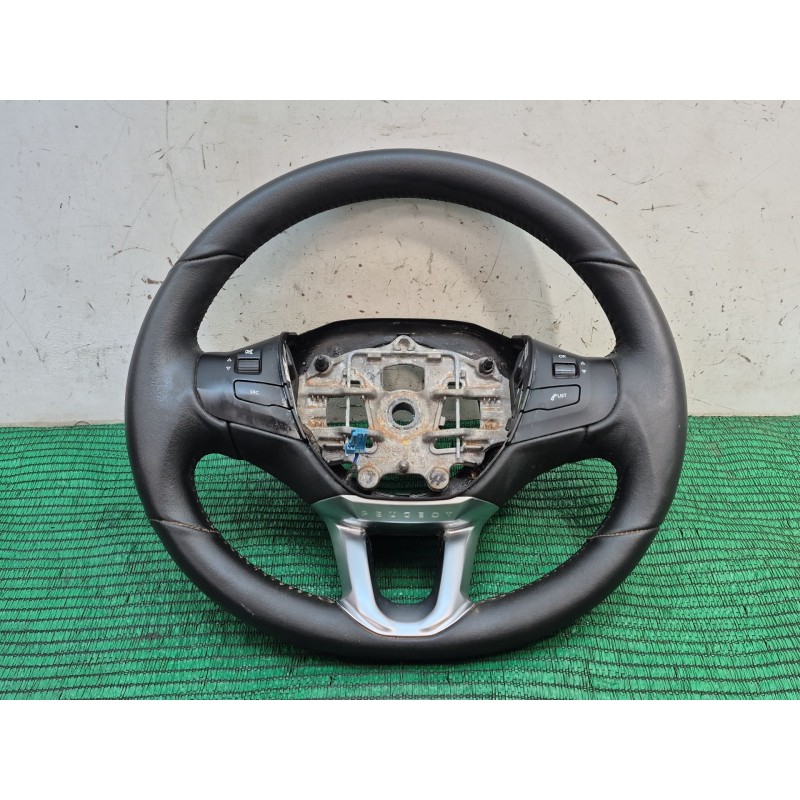 Recambio de volante para peugeot 208 i (ca_, cc_) 1.2 vti 82 referencia OEM IAM   