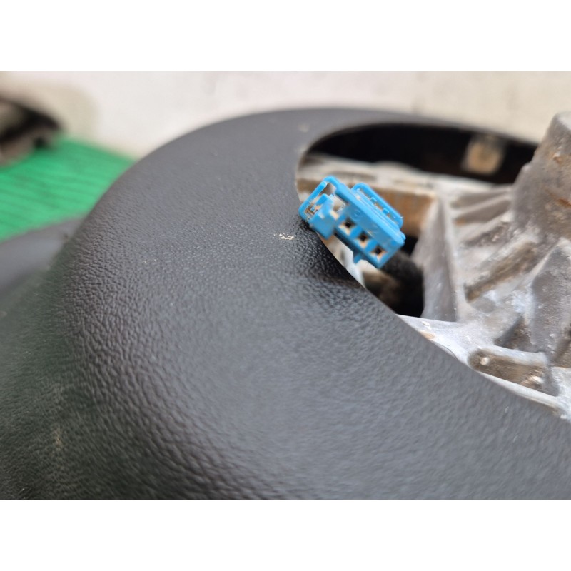 Recambio de volante para peugeot 208 i (ca_, cc_) 1.2 vti 82 referencia OEM IAM 86758803 86758803 86758803