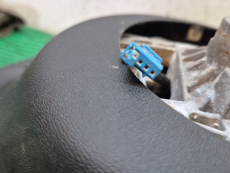 Recambio de volante para peugeot 208 i (ca_, cc_) 1.2 vti 82 referencia OEM IAM 86758803 86758803 86758803