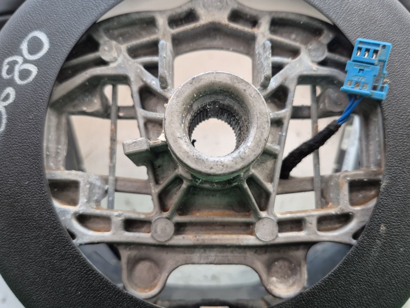 Recambio de volante para peugeot 208 i (ca_, cc_) 1.2 vti 82 referencia OEM IAM 86758803 86758803 86758803