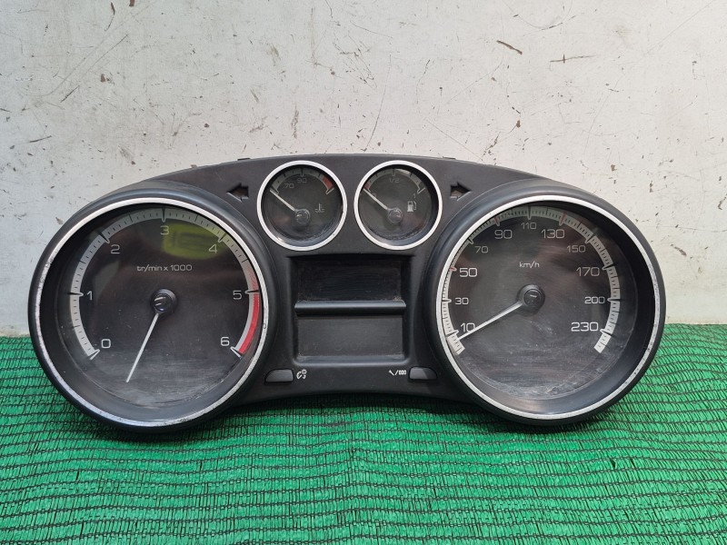 Recambio de cuadro instrumentos para peugeot 308 ii (lb_, lp_, lw_, lh_, l3_) 1.6 hdi referencia OEM IAM   