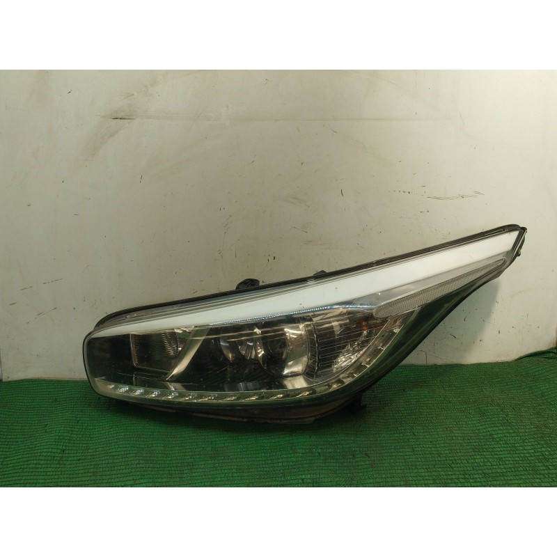 Recambio de faro izquierdo para kia cee´d (jd) 1.4 crdi 90 referencia OEM IAM   