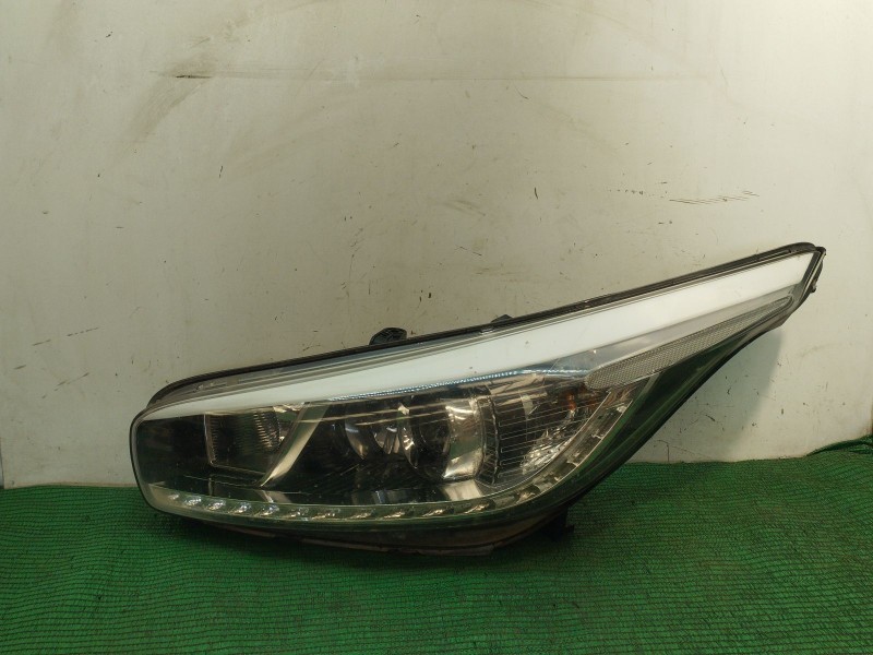 Recambio de faro izquierdo para kia cee´d (jd) 1.4 crdi 90 referencia OEM IAM   