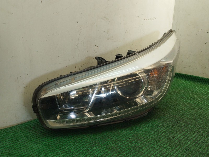 Recambio de faro izquierdo para kia cee´d (jd) 1.4 crdi 90 referencia OEM IAM   