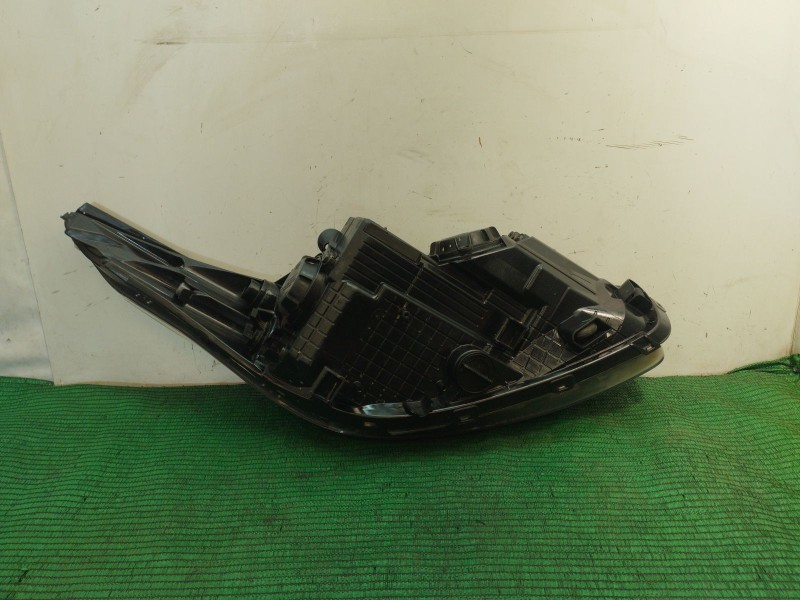 Recambio de faro izquierdo para kia cee´d (jd) 1.4 crdi 90 referencia OEM IAM   